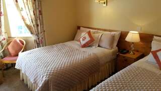 Отели типа «постель и завтрак» Ballyraine Guesthouse Леттеркенни Cемейный номер с собственной ванной комнатой-5